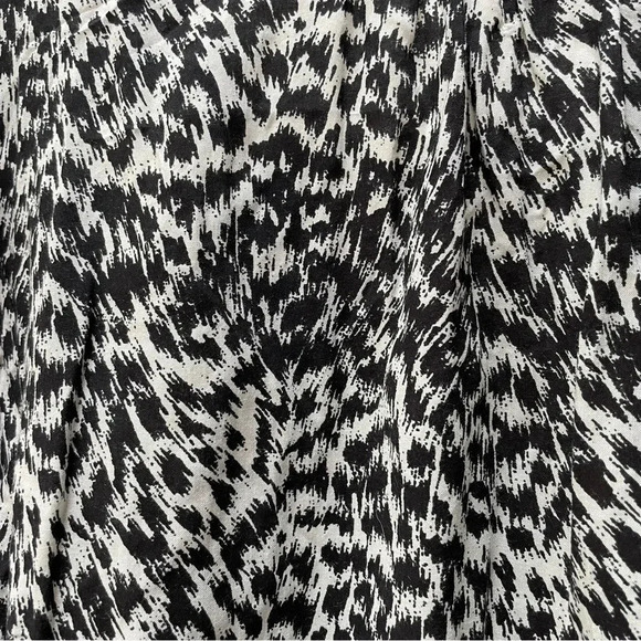 Velvet by Graham & Spencer Black & White Patterned Long Sleeve Wrap Top Size M - Picture 4 of 5
